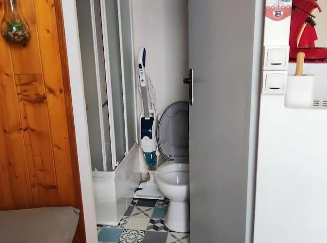 Le Petit Nid Rouge *