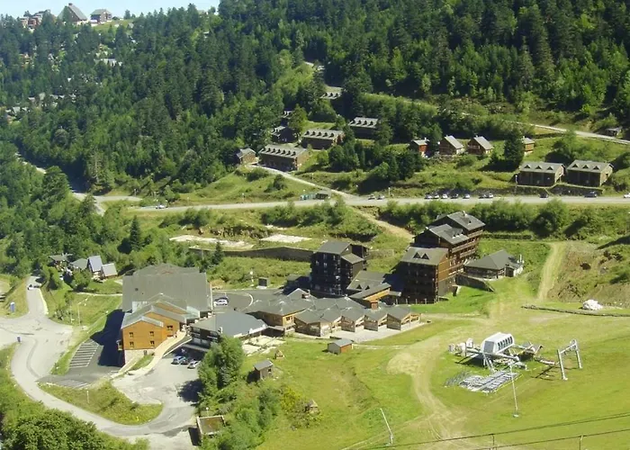 Le Petit Nid Rouge *