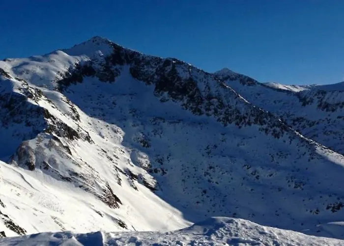 Le Petit Nid Rouge * Ustou