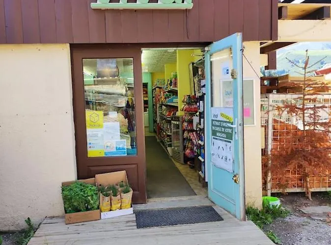 Le Petit Nid Rouge Ustou