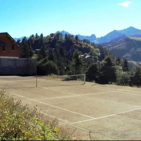 Le Petit Nid Rouge Apartment