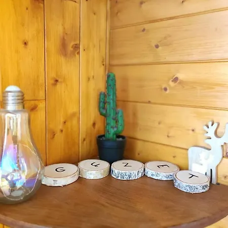 Le Petit Nid Rouge Apartment Ustou