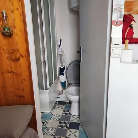 Le Petit Nid Rouge *