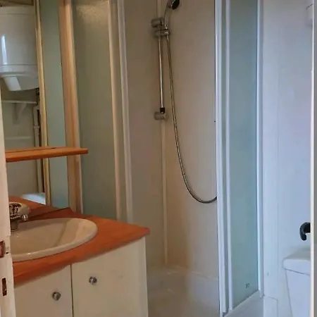 Le Petit Nid Rouge Apartament *