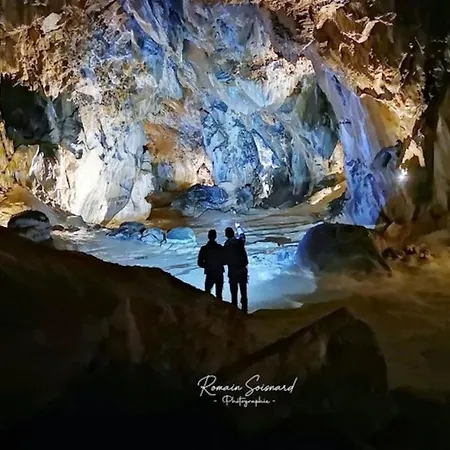 Le Petit Nid Rouge Apartment Ustou